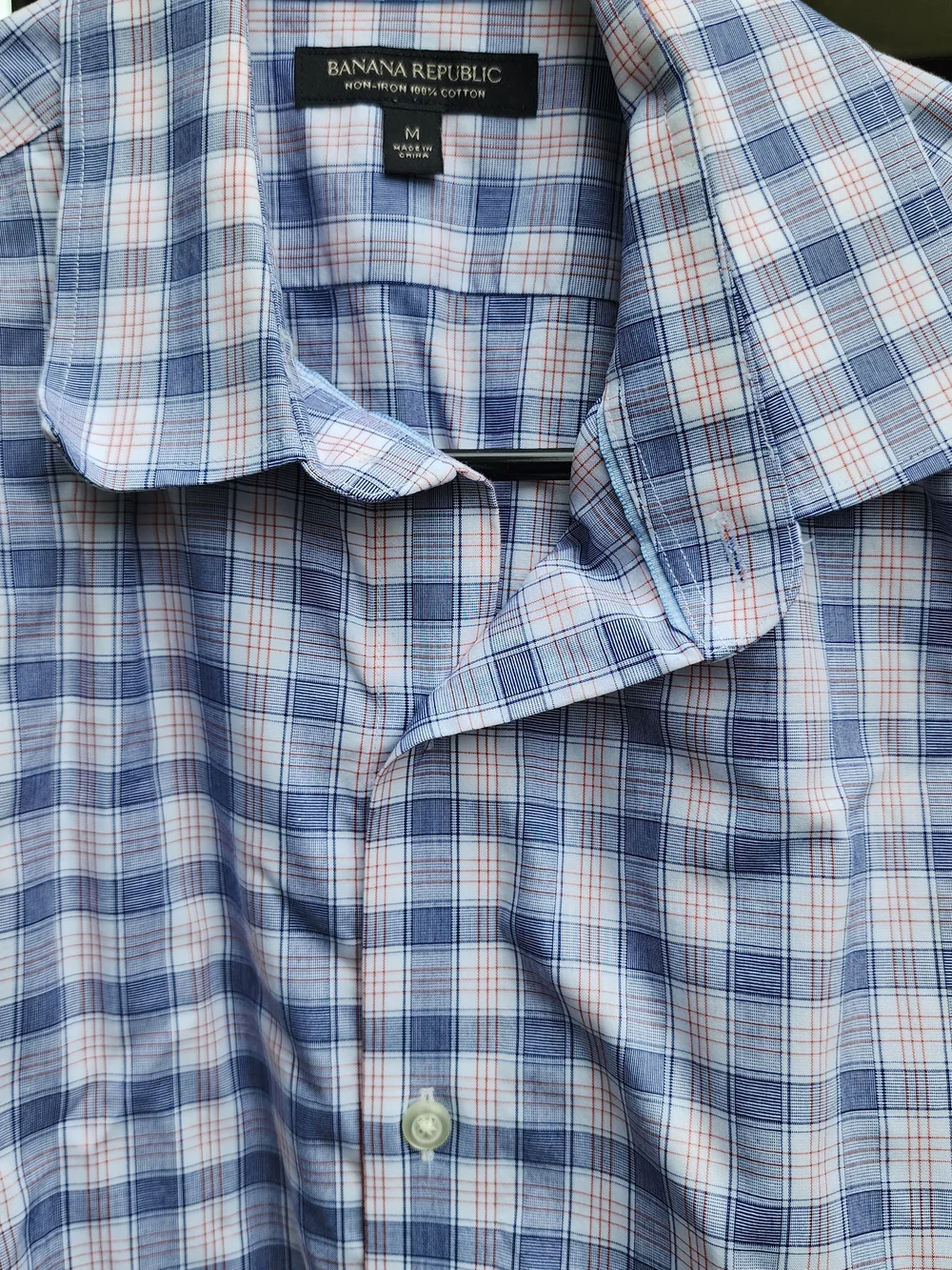Banana Republic Men's Long Sleeve Button Down Shirt. Size Medium.